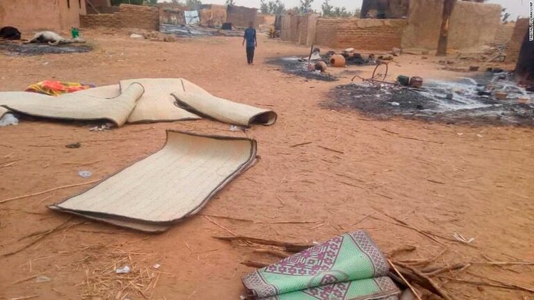 西アフリカのニジェール西部でイスラム過激派に襲撃され132人以上が死亡