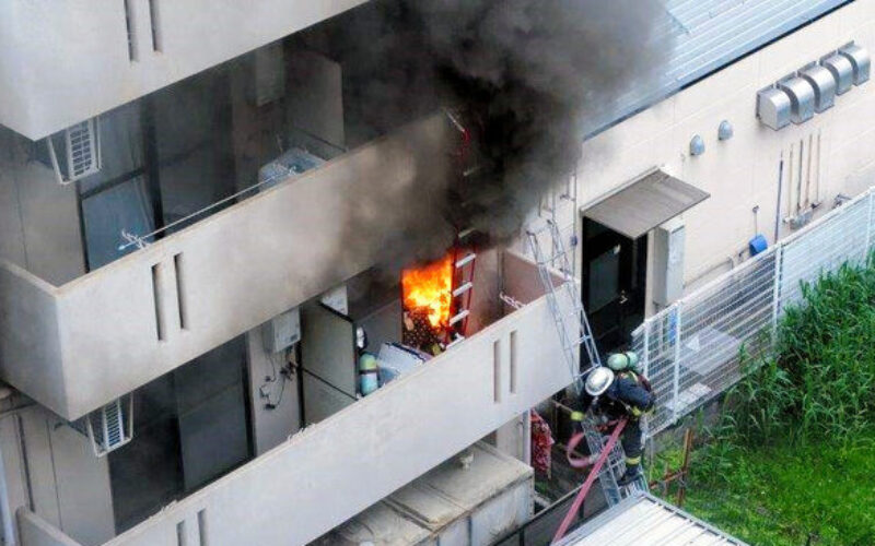大阪府大東市のマンションで男が上の階に住む女性を殺害し自宅に放火