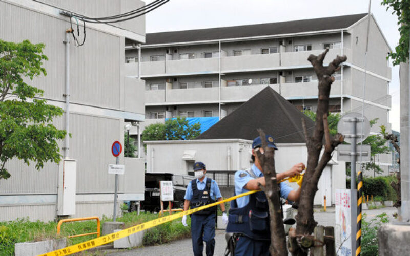 兵庫県姫路市白浜町の県営住宅で女性が刃物で刺され死亡