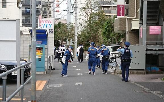 東京都立川駅近郊のホテルで男女が若い男に刺された刺殺事件