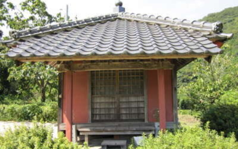 島根県津和野町にあるお堂付近で発見された身元不明遺体は40代の女性