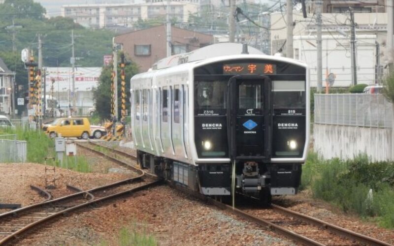福岡のJR香椎線と神奈川の京急田浦駅で女性と男子が列車に跳ねられ死亡