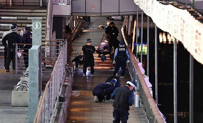 大阪市の心斎橋付近にある道頓堀川に外国人風の男性が突き落とされ死亡