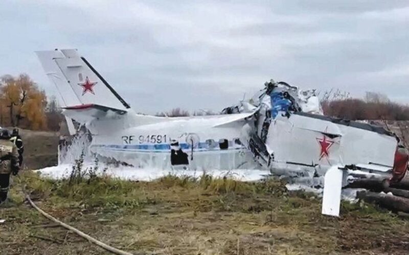 ロシア中部にあるタタールスタンで乗員乗客の22人を乗せた航空機が墜落