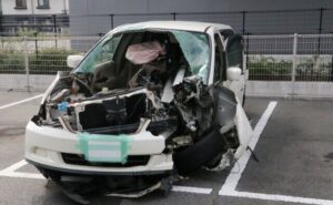 岡山県倉敷市の国道2号線で乗用車がガードレールに激突し5人が死傷