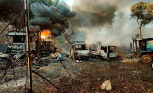 ミャンマー東部にあるカヤ州で車両に乗った住人が襲撃され30人上が死亡