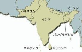 スリランカで凧揚げをしていた男性が強風に煽られ宙に舞う奇妙な光景