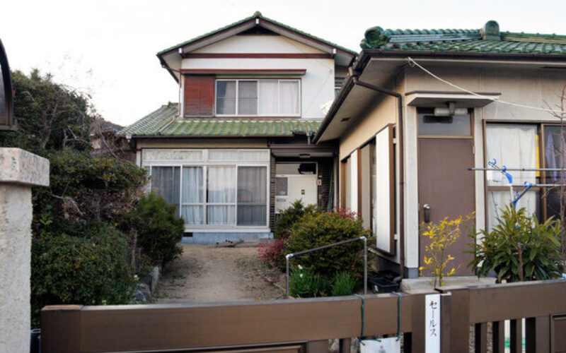 岡山市北区にある住居で幼い女児に虐待を加え殺害した両親