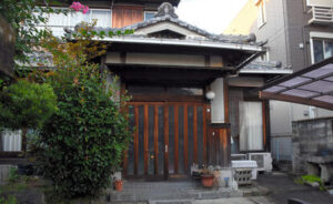 大阪府高槻市にある住宅で女性が浴槽に沈められた殺人事件