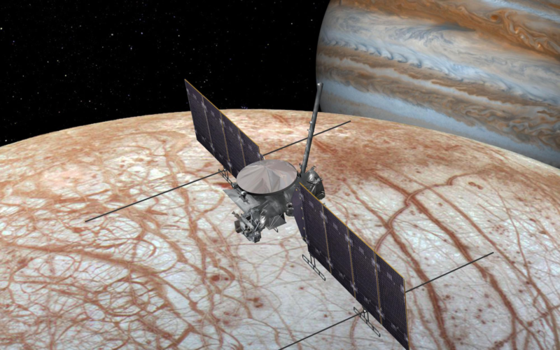 木星の第2衛星として発見されているエウロバに水の滞留を示す液体の発見