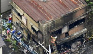 東京都東村山市にある2階建て住居で火災が発生し親子の4人と不明な遺体