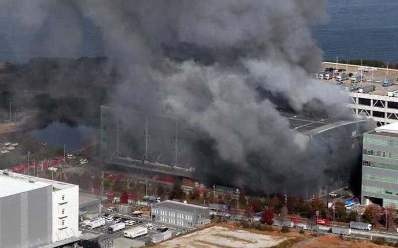 大阪市此花区にある物流倉庫の日立物流西日本で大規模な火災が発生した放火事件