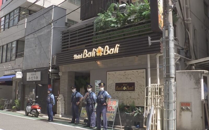東京都豊島区池袋にあるホテルに一緒に入った男が18歳の女性を殺害
