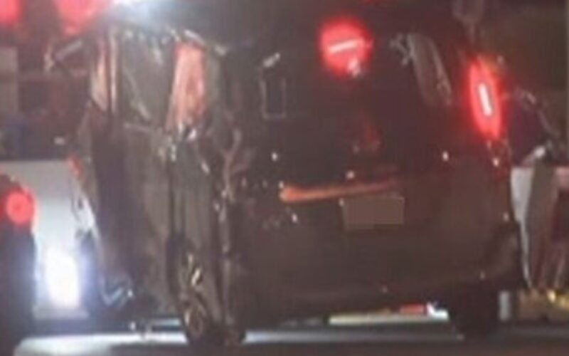 大阪府堺市にある阪和道上り線の料金所で車が横転し5人が死傷