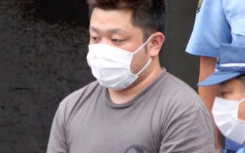 神奈川県横浜市にあるアパートで同居していた女性の長男に暴行を加えて殺害