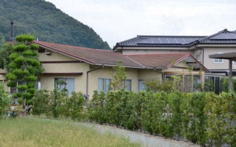 岡山県井原市にる住宅の室内で2人の女性が鈍器で殴られ撲殺されていた遺体