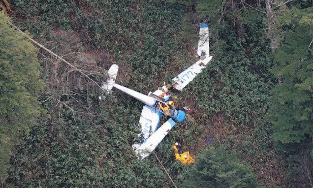 岐阜県高山市にある山林にモーターグライダーが墜落し操縦者の男性と同乗者が死亡