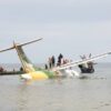 タンザニアで旅客機が悪天候に見舞われ空港間近のビクトリア湖に墜落し19人が死亡