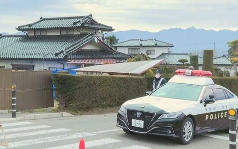 長野県伊那市にある大きな民家で高齢女性が絞殺されていた殺人事件