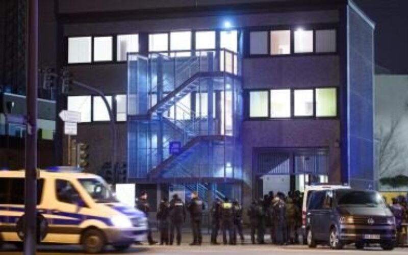 ドイツ北部にあるハンブルクでエホバの証人が集まった会場に乱入した発砲事件