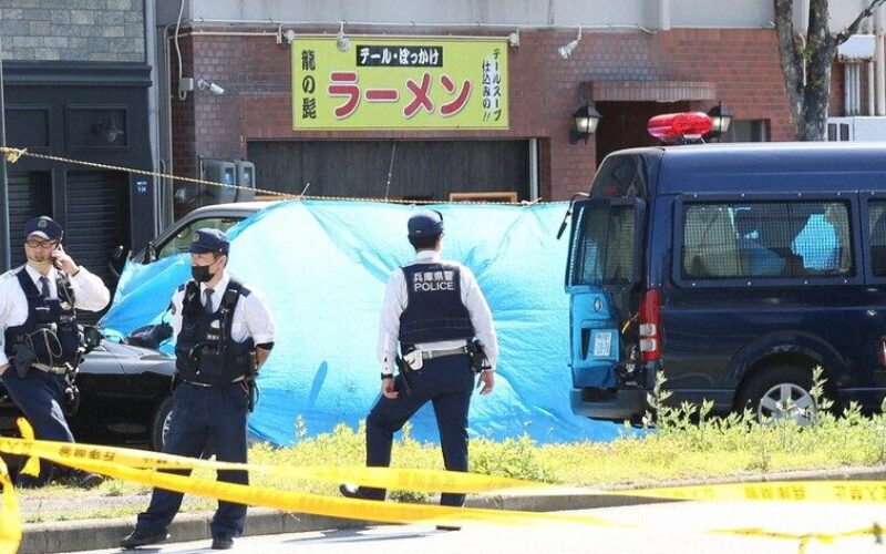 神戸市長田区東尻池町にあるラーメン店で店主が拳銃で頭を撃たれて死亡